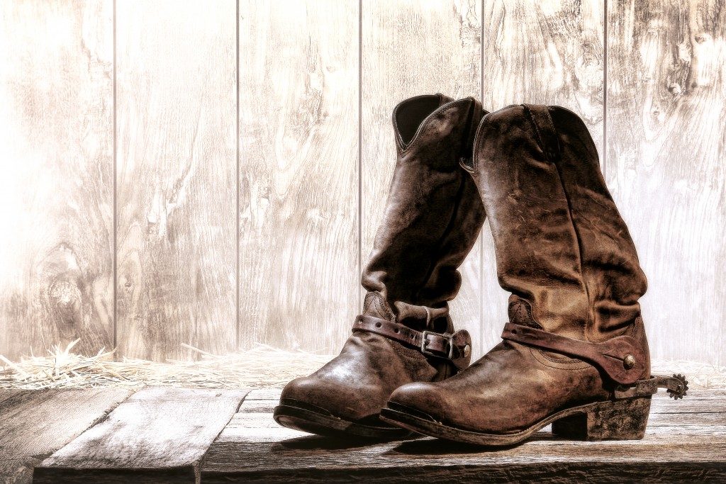 Traditional men's cowboy boots